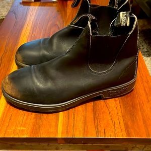 Black bluestone boots